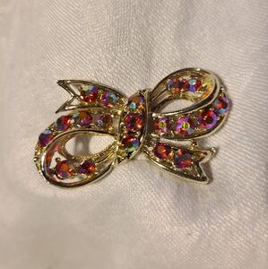 Vintage bow brooch